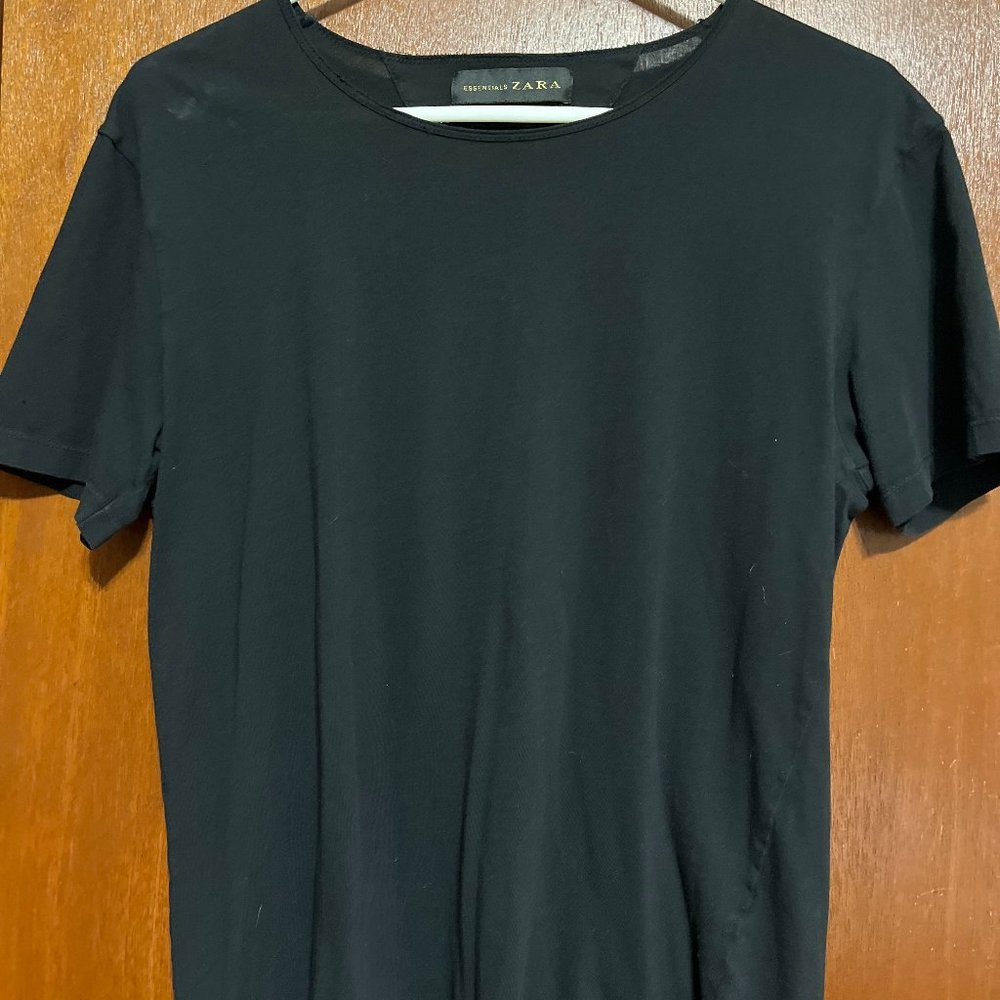 Men's Essentials Zara T Shirt Size M